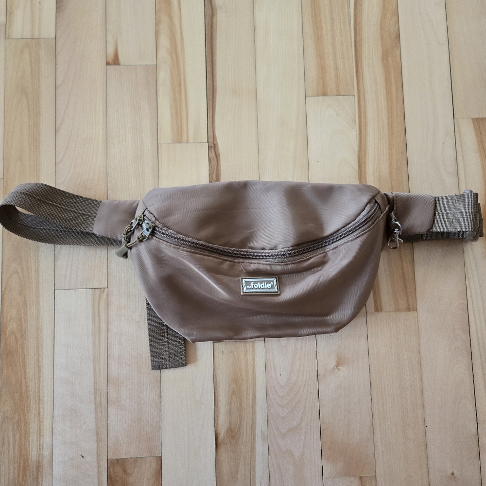 Light Brown Cognac Foldie Fanny Pack Belt Bag Waist Bag Excellent Used Rfid
